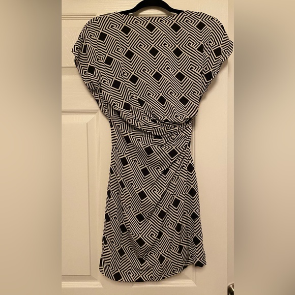 Diane Von Furstenberg Jenna Silk Dress DVF                    SIZE 0 - Picture 7 of 13